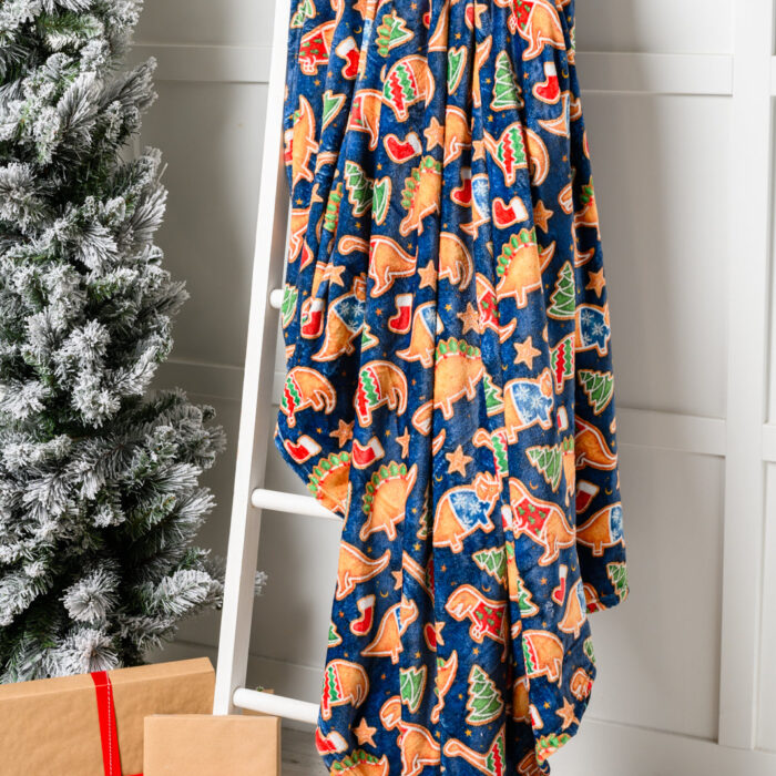 HolidayFleeceBlanketinDinoCookie2