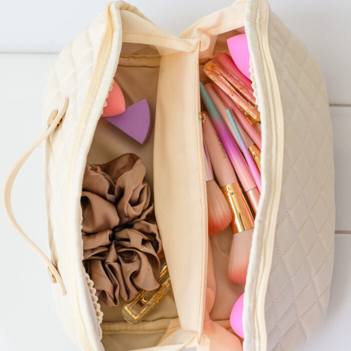 LargeCapacityQuiltedMakeupBaginCream13