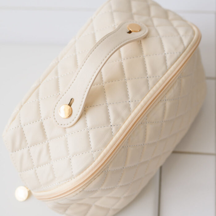 LargeCapacityQuiltedMakeupBaginCream6