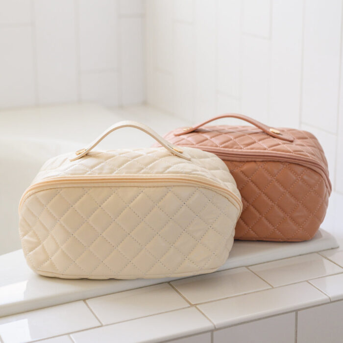 LargeCapacityQuiltedMakeupBaginPink_Cream1